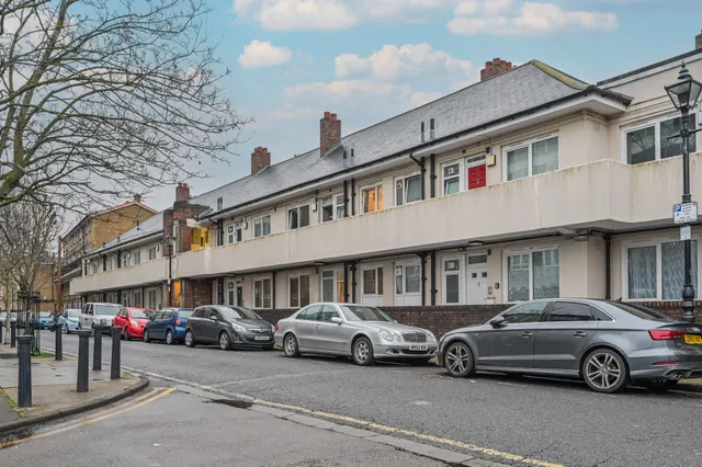 Photo 2 — 11 Byas House, Benworth Street, London