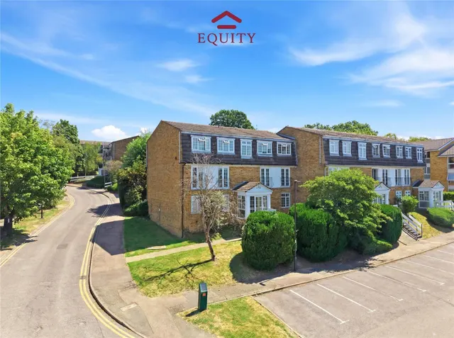 Crofton Way, photo 1