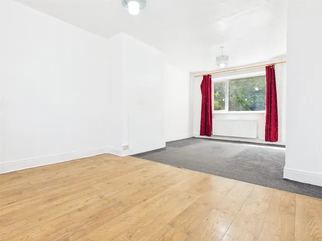 Kingsway, Hayes, UB3, photo 2