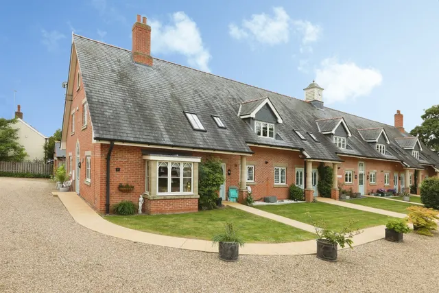 The Mews, Retford, photo 1