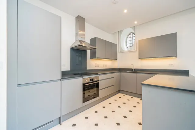 Three Pigeons House, W5, photo 3