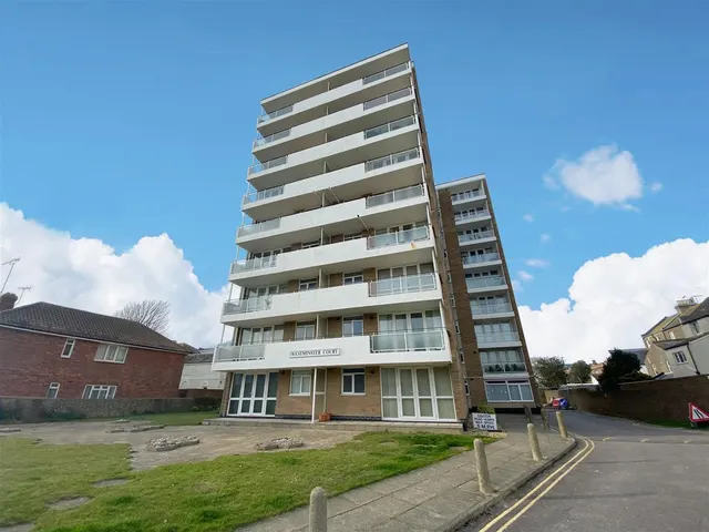 Westminster Court, Brighton Road, Worthing, photo 1