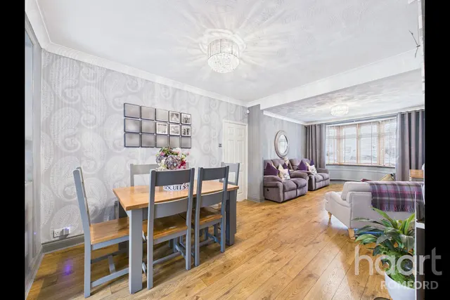 Hainault Road, Romford, RM5, photo 3