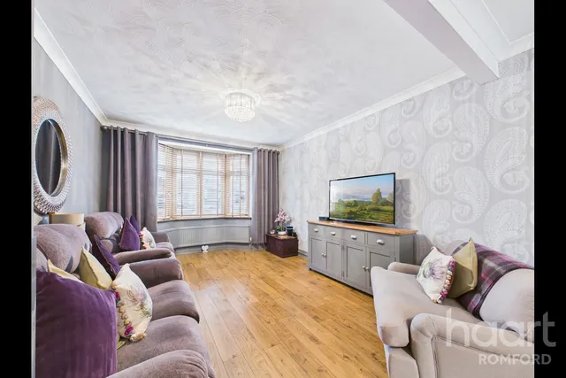 Hainault Road, Romford, RM5, photo 2