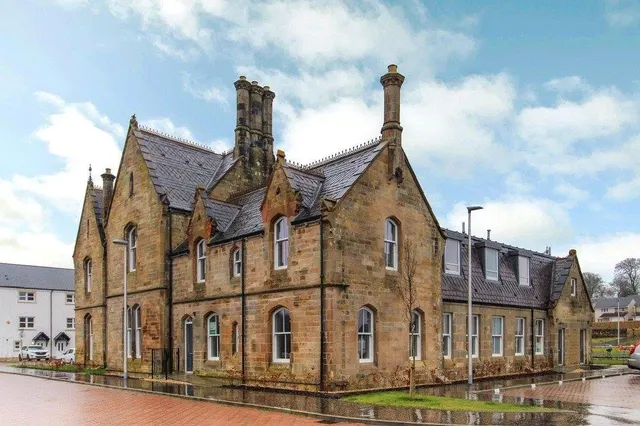 Stein Crescent, Denny, FK6, photo 1