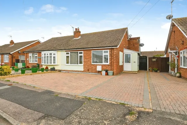 Millers Barn Road, Jaywick, Clacton-on-Sea, Essex, CO15, photo 1