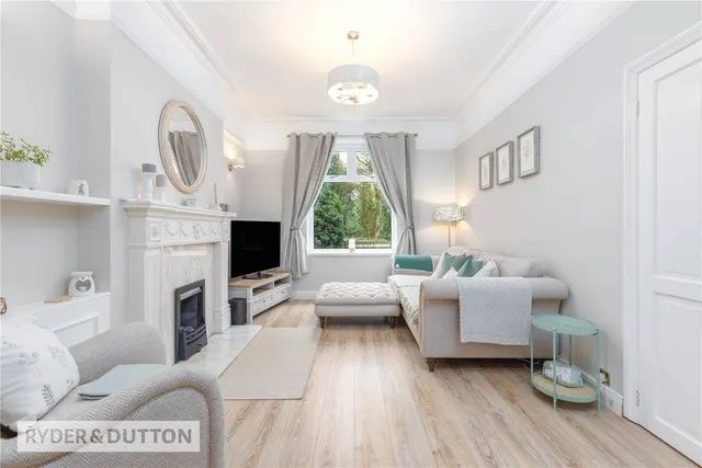 Rochdale Road East, Heywood, OL10, photo 1