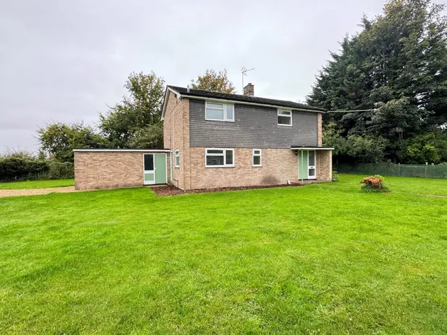 Aldermaston Road, Basingstoke, RG24, photo 1