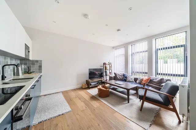 Littleworth Road, Esher, KT10, photo 1