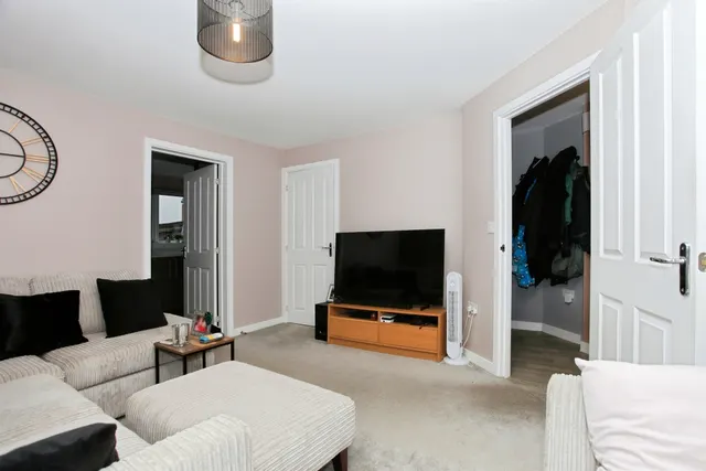 Linus Grove, Peterborough, PE2, photo 2