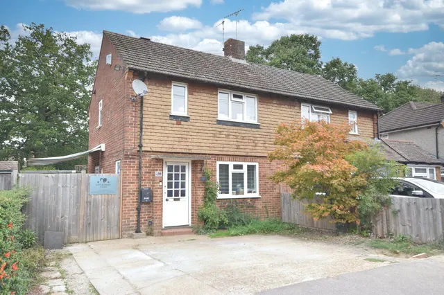 Sangers Drive, Horley, RH6, photo 1