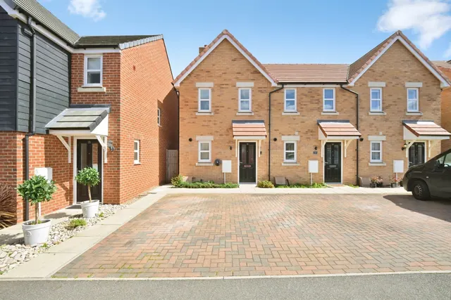 Cole Way, BISHOP'S STORTFORD, photo 1