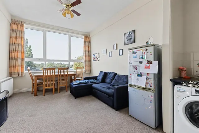 St. Christopher Court, Evesham, WR11, photo 2