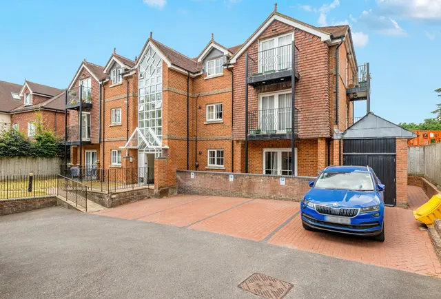 Photo 2 — Croydon Road, Reigate, RH2 0NE