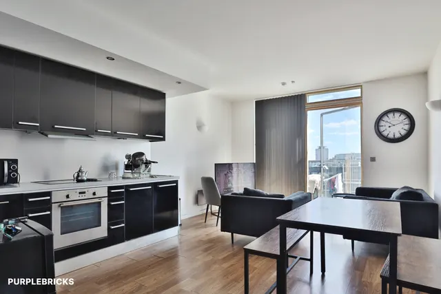 Wellington Street, Leeds, LS1, photo 2