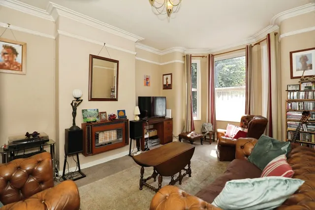 Photo 3 — Gainsborough Road, Crewe, Cheshire, CW2