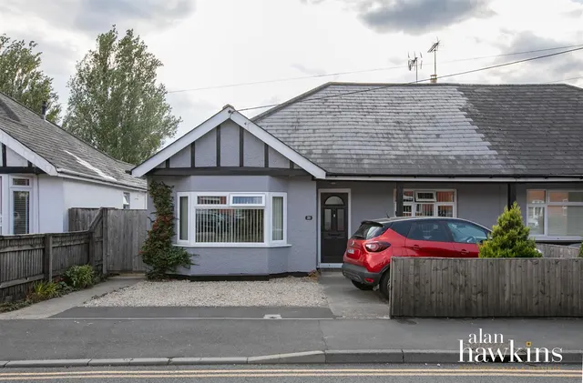New Road, Royal Wootton Bassett, SN4, photo 1