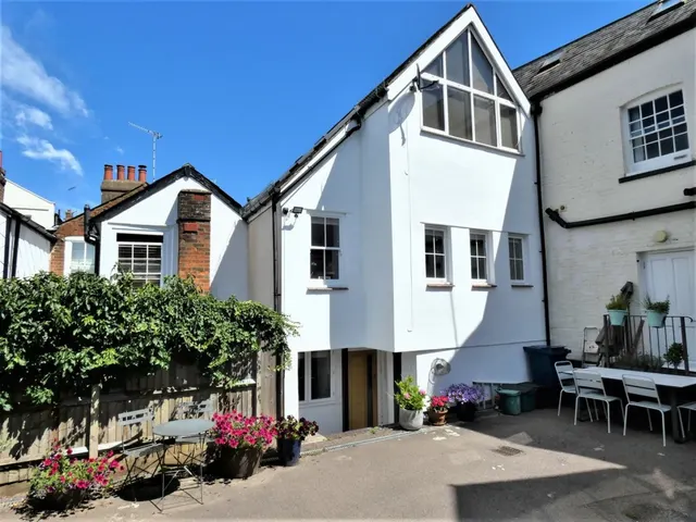 Off Verulam Road, City Centre, AL3, photo 1