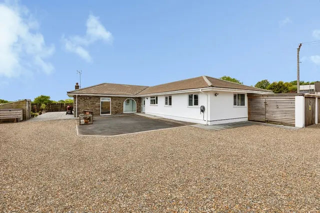 Four Roads, Kidwelly, SA17, photo 2