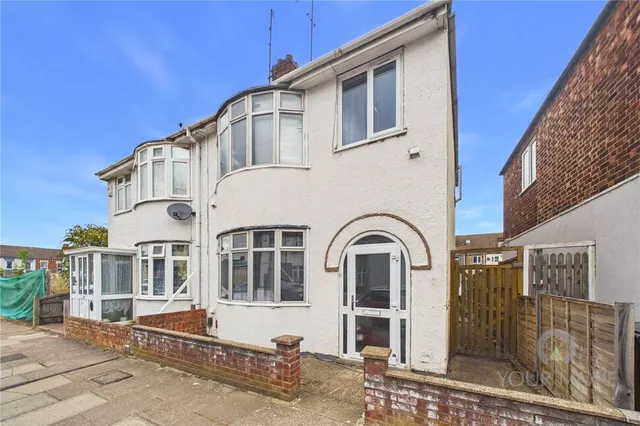 3 bedroom house — Southfield Avenue, Northampton, Northamptonshire, NN4
