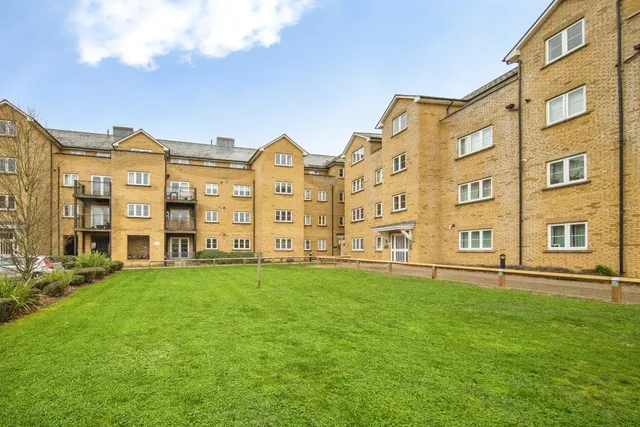 Clarendon Way, Colchester, photo 1