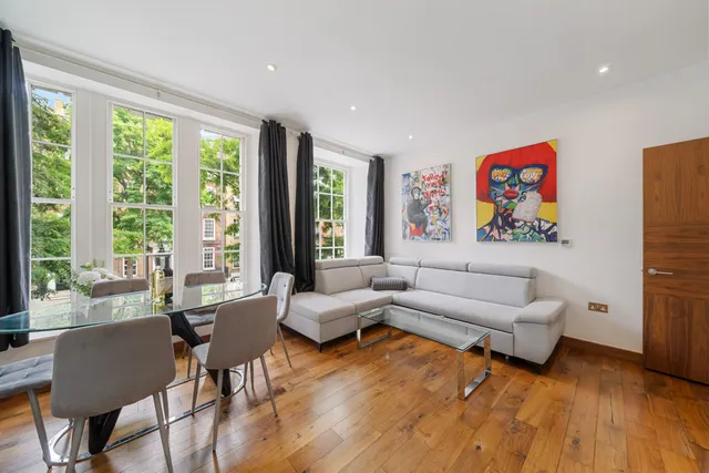 Bedford Row, WC1R, photo 2