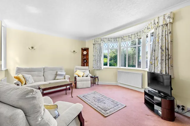 Wendover Road, Stoke Mandeville, HP22, photo 3