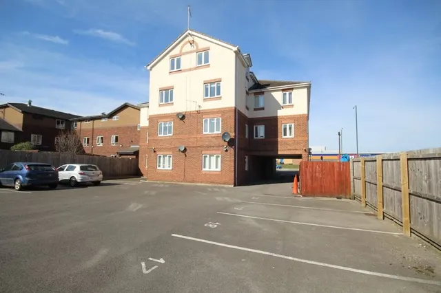 Trunk Road, Eston, North Yorkshire, TS6, photo 1