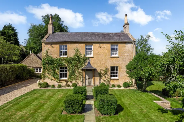 3 bedroom house — Fossebridge, The Cotswolds, Gloucestershire