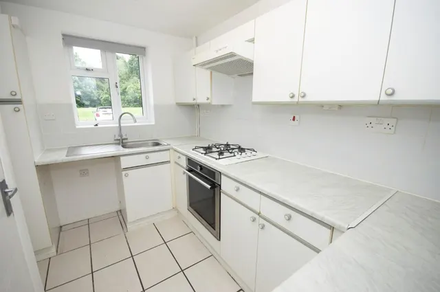 Chardonnay Close, New Duston, photo 2