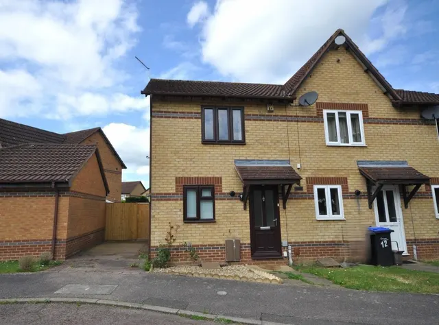 Chardonnay Close, New Duston, photo 1
