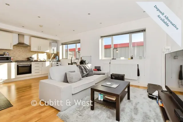Gatwick Road, Crawley, RH10, photo 1