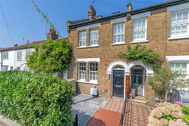 Colne Road, Twickenham, TW2 6QN, photo 1
