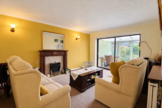 Ruxley Road, Bucknall, ST2, photo 2