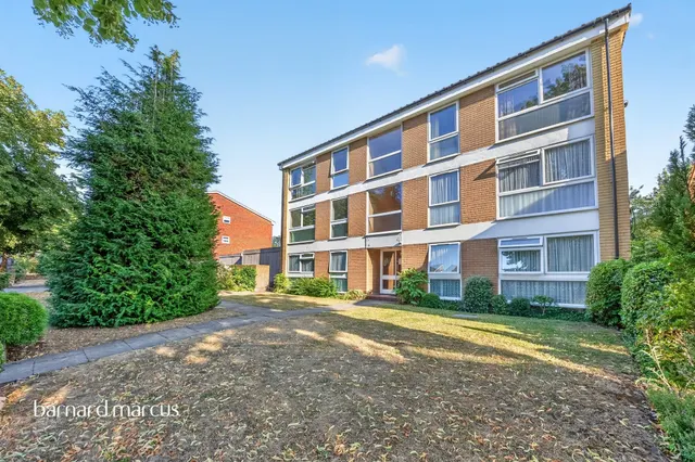 Brambledown Road, Wallington, photo 1