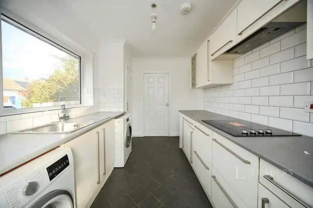Oatfield Close, Luton, LU4, photo 3