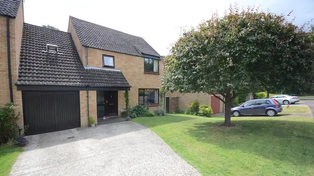 Marshall Close, Purley on Thames, RG8, photo 1