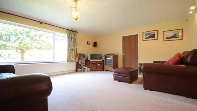 Marshall Close, Purley on Thames, RG8, photo 2