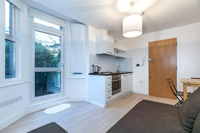 Mansfield Road, London, NW3, photo 2