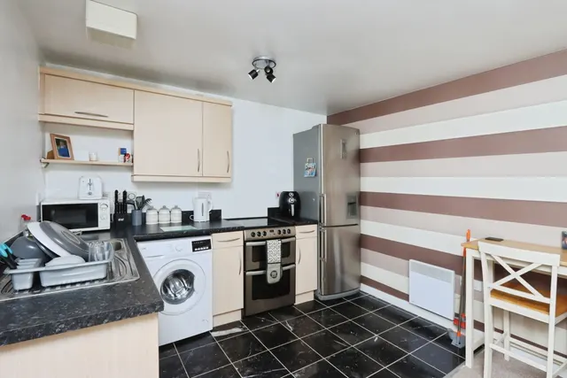 Photo 3 — Queen Mary Rise, Sheffield, South Yorkshire, S2