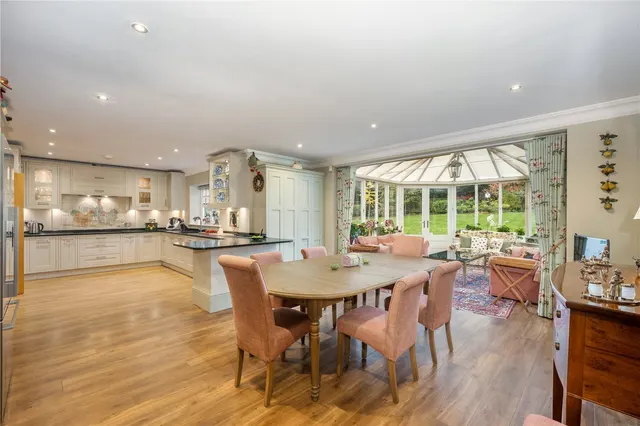 Kings Drive, Midhurst, GU29, photo 2