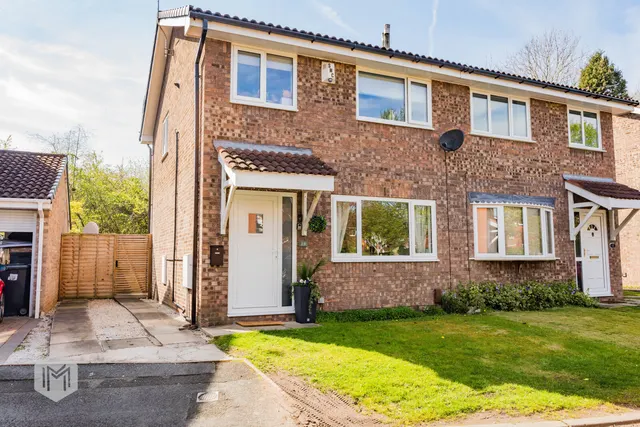 Pennant Close, Birchwood, Warrington, WA3 6RR, photo 1