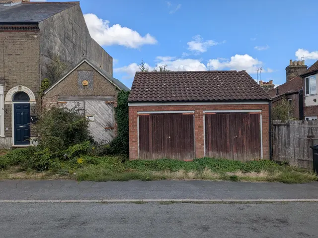 Photo 3 — Avenue Road, Norwich