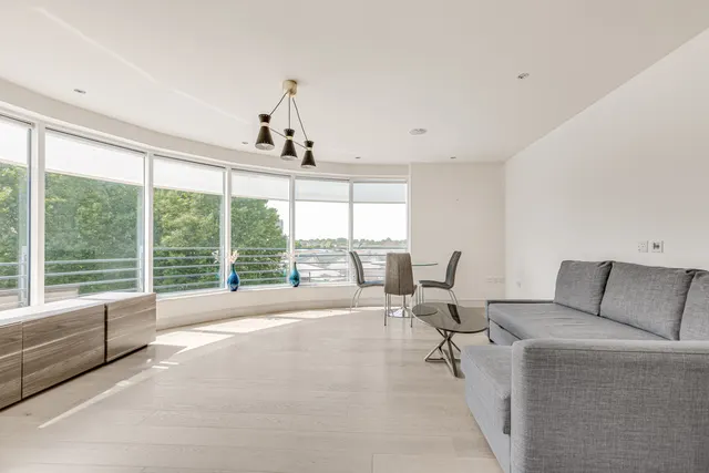 Townmead Road, London, SW6, photo 2