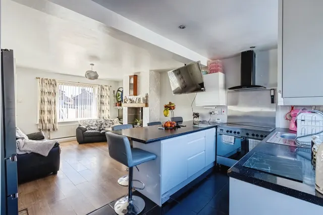 Dufton Approach, Leeds, LS14, photo 3