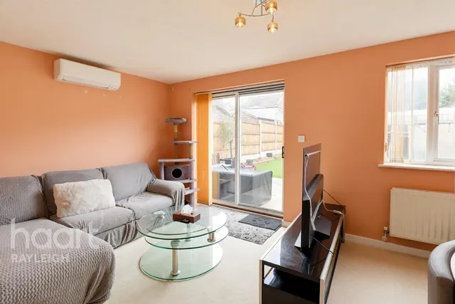 Grosvenor Road, Rayleigh, SS6, photo 3