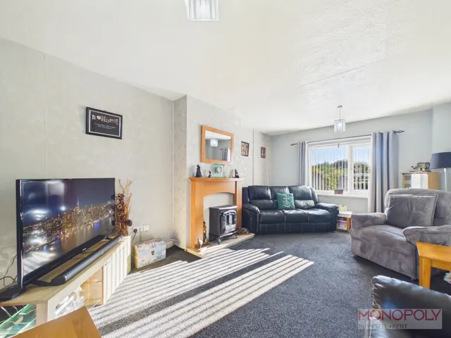 Fourth Avenue, Llay, LL12, photo 2
