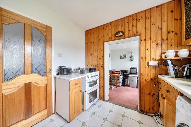 Photo 3 — Lullarook Close, Biggin Hill, Westerham, TN16