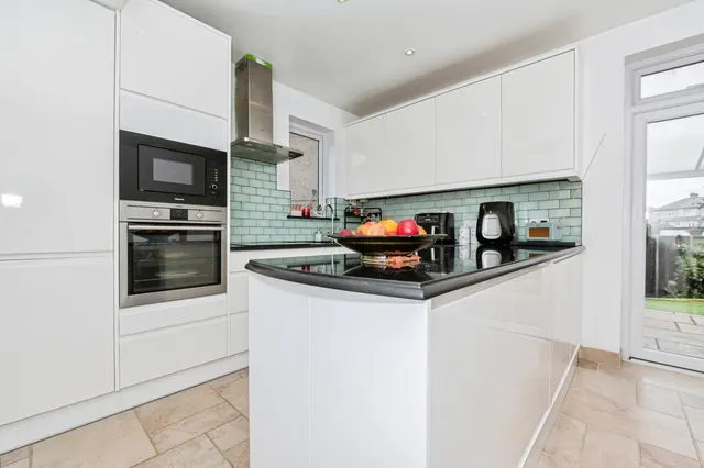 Photo 2 — Lowlands Road, Aveley, South Ockendon, Essex, RM15