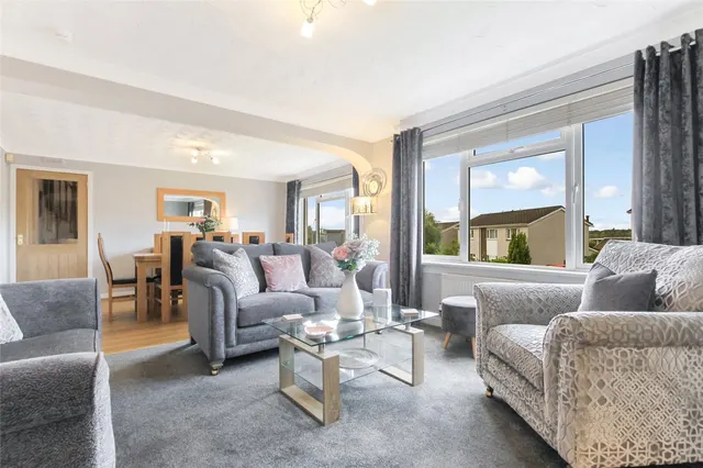 Photo 3 — Fairford Drive, Cumbernauld, Glasgow, North Lanarkshire, G67